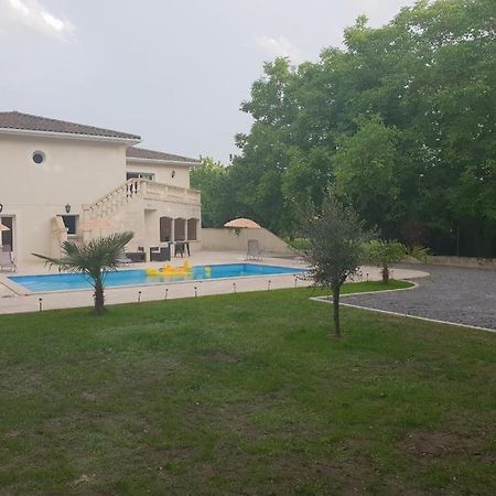 Maison Calme Et Spacieuse Bassens  المظهر الخارجي الصورة